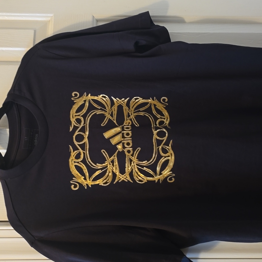 ADIDAS BRAND MENS BIG & TALL BLACK & METALLIC GOLD SIGNATURE TEE SIZE 2XL